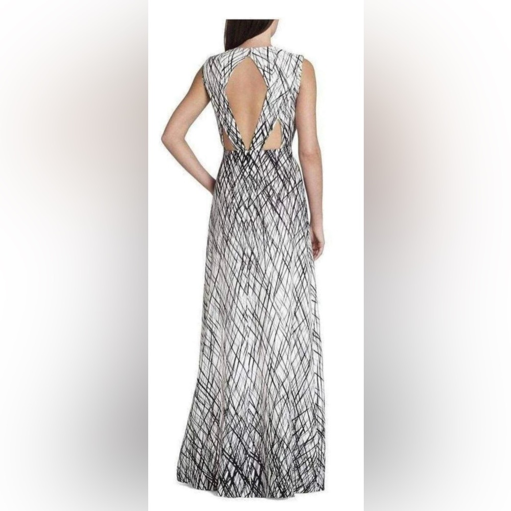 BCBGMAXAZRIA Chloey” Cutout Print Crepe Gown - worn once in fashion show. Size 2 - Picture 2 of 9
